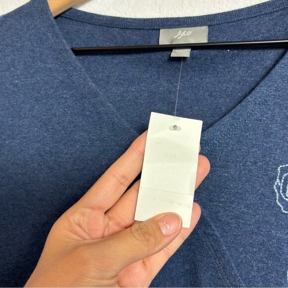 J. JILL BLUE LONG SLEEVE V-NECK FLORAL BLOUSE SIZE SMALL BRAND NEW - Picture 7 of 7